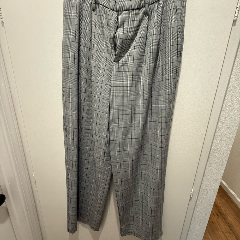 a new day Women’s Classic Gray Checkered Dress Pants